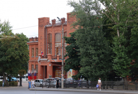 Продолжается капитальный ремонт кровли здания Курской государственной филармонии